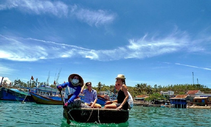 boat-trip-to-outlying-islands-min.jpg