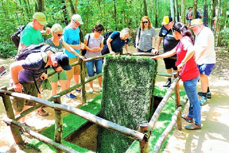 explore-cu-chi-tunnels-2-1.jpg