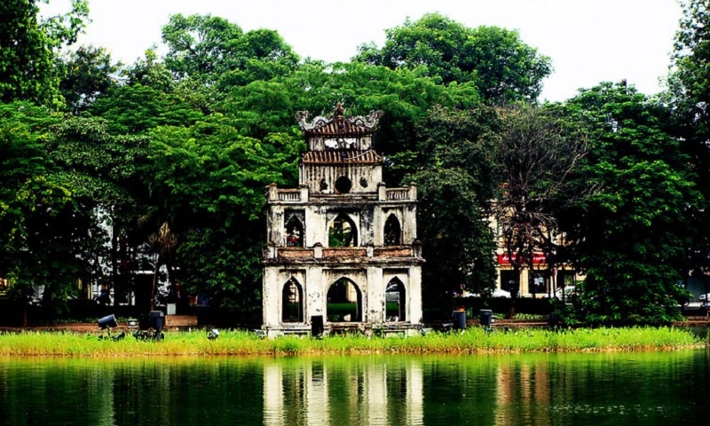 hoan-kiem-lake-hanoi-min.jpg