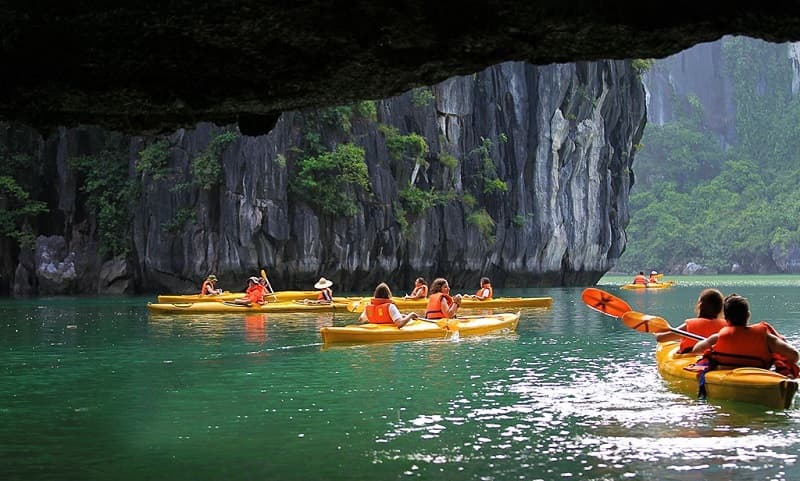 kayaking-at-luon-cave-min.jpg