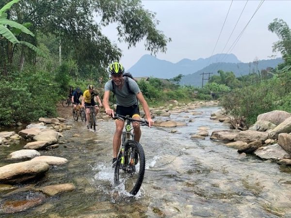 Northern Peaks Cycling Tour: Sapa to Dien Bien 6 Days