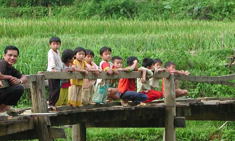 vietnam-pu-luong-hang-village-children.jpg